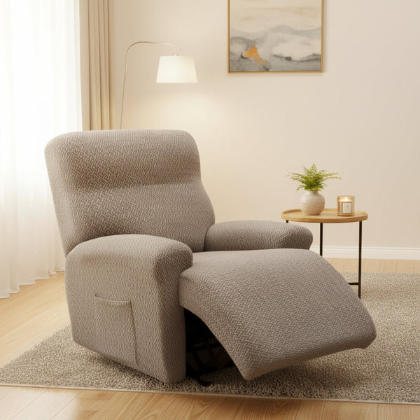 Housse fauteuil relax jacquard coloris taupe posée sur un fauteuil inclinable en position relax